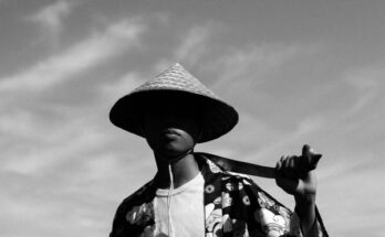 Samurai in traditioneller Rüstung im Samurai Museum Berlin