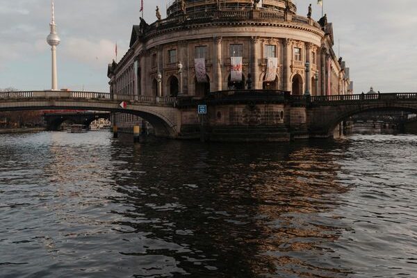 Bild von Museum Island Berlin zur Feier von 200 Jahre Museumsinsel Berlin 2025.